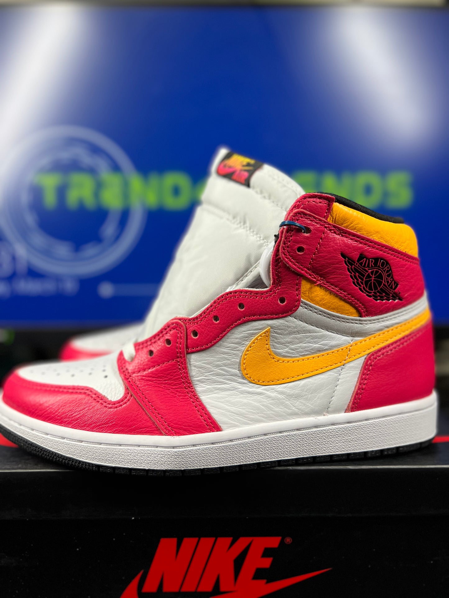 Size 9.0M/10.5W - Jordan 1 Retro High OG Light Fusion Red (2021)