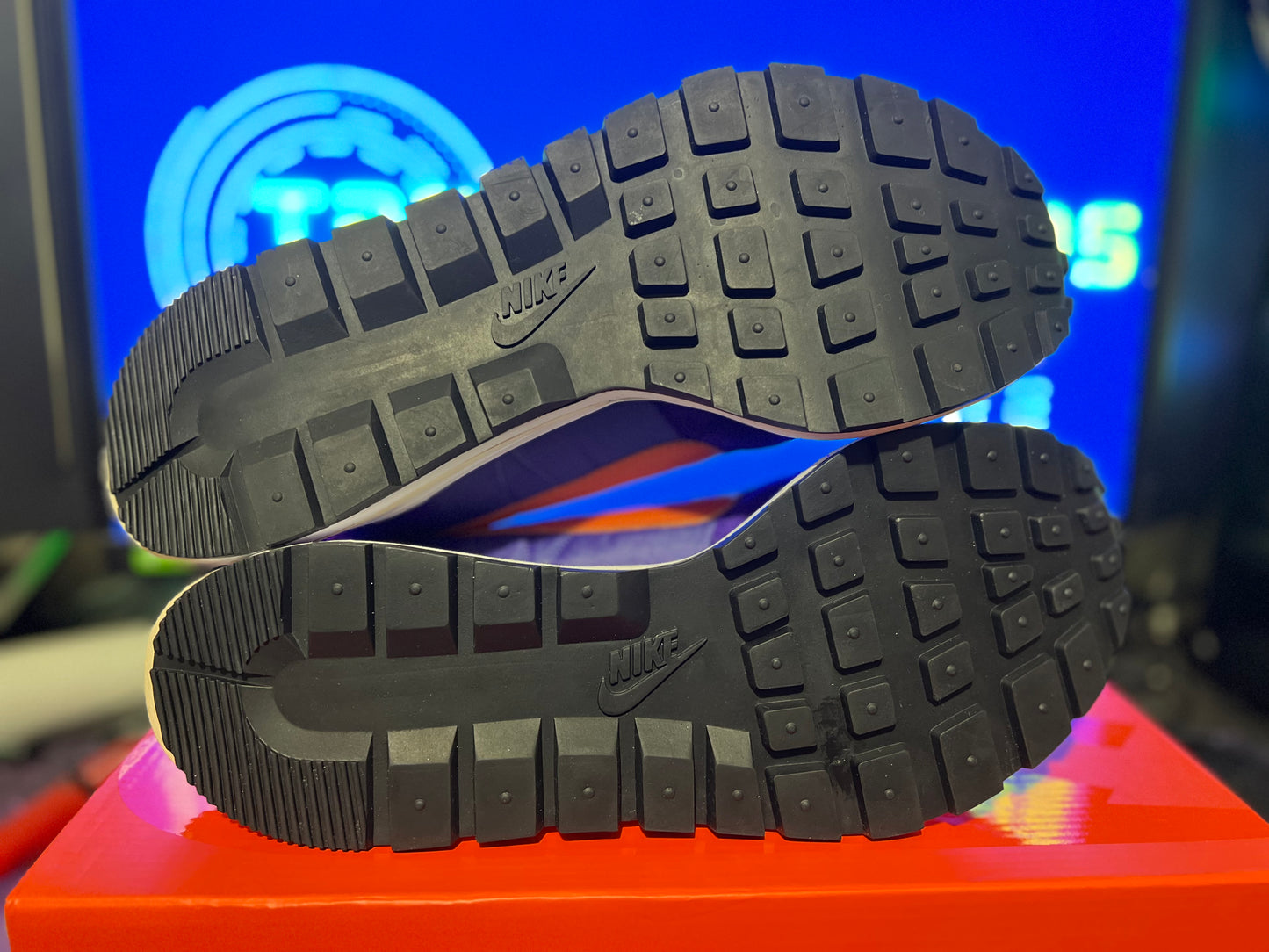 Size 10.5M/12.0W - Nike VaporWaffle/ SACAI Dark Iris (2021)
