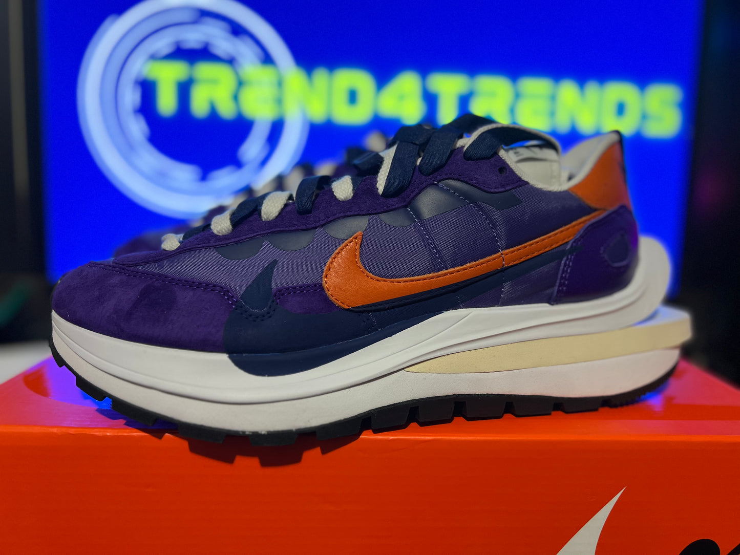 Size 10.5M/12.0W - Nike VaporWaffle/ SACAI Dark Iris (2021)